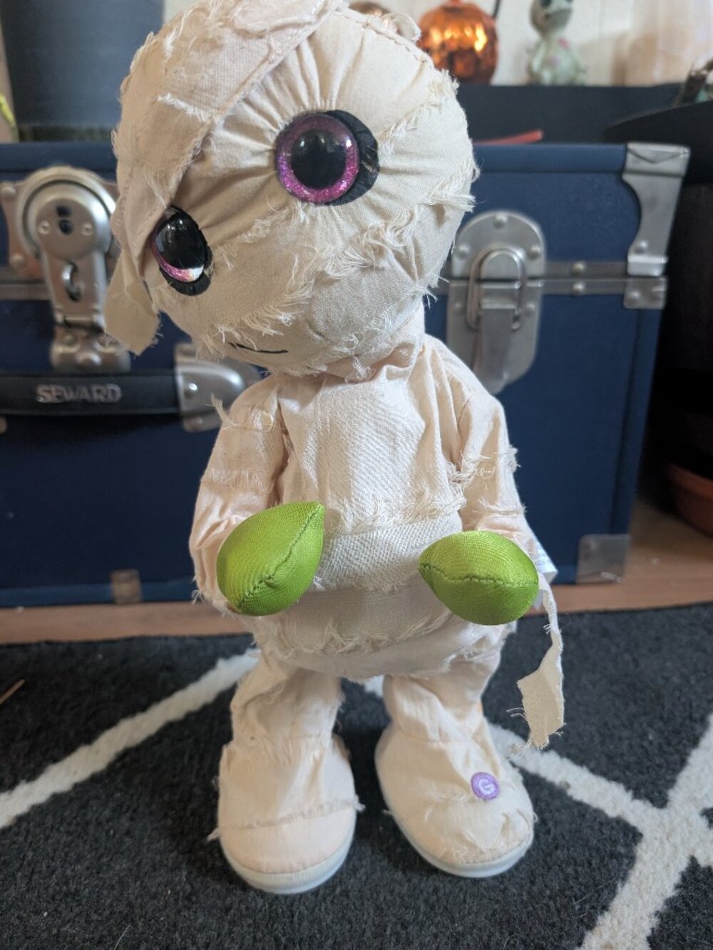 GEMMY Thriller Mummy Dancing Singing Animated Plush Halloween